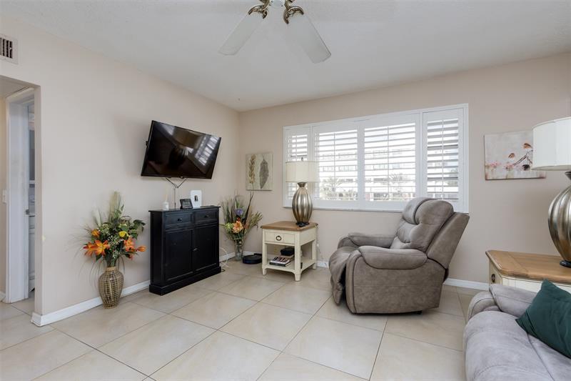 Image 11 of 27 For 350 Cypress Rd  522