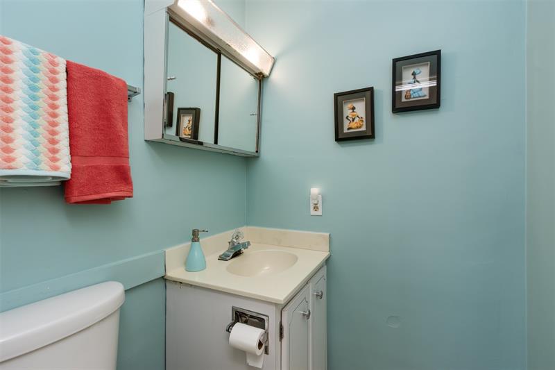 Image 21 of 27 For 350 Cypress Rd  522