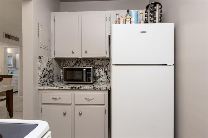 Image 3 of 27 For 350 Cypress Rd  522