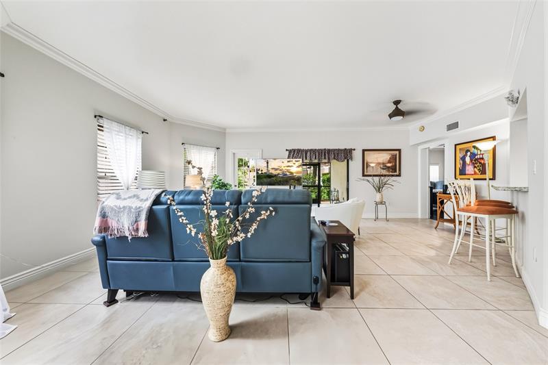 Image 10 of 26 For 6606 Villa Sonrisa Dr  910