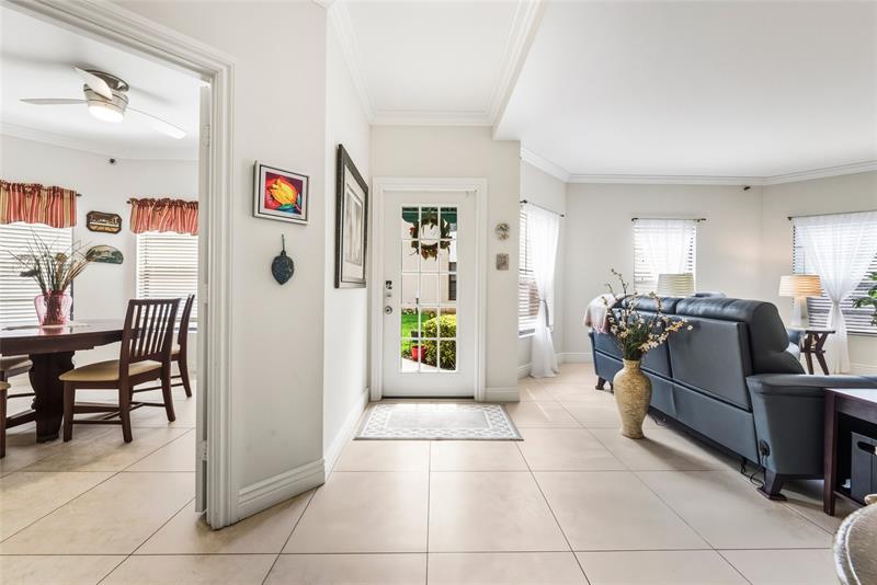 Image 12 of 26 For 6606 Villa Sonrisa Dr  910