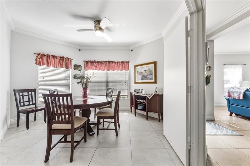 Image 13 of 26 For 6606 Villa Sonrisa Dr  910