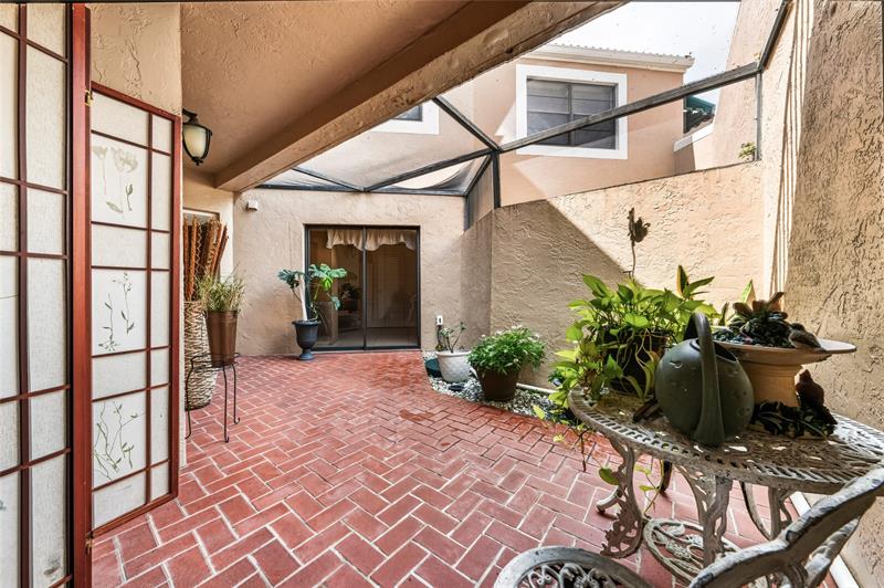 Image 23 of 26 For 6606 Villa Sonrisa Dr  910