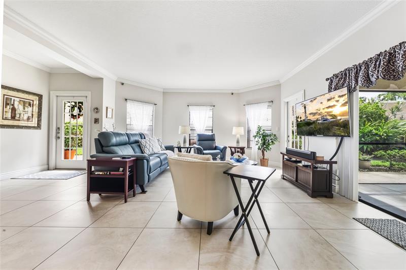 Image 9 of 26 For 6606 Villa Sonrisa Dr  910