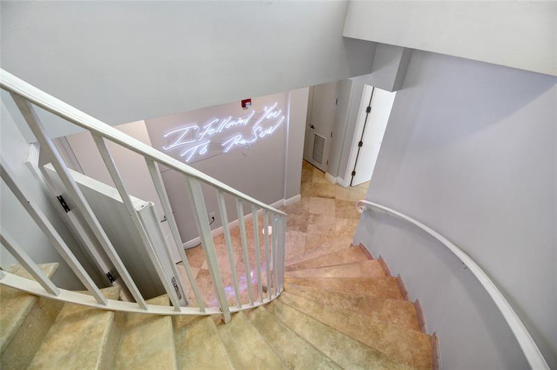 Image 15 of 45 For 301 Hendricks Isle  7