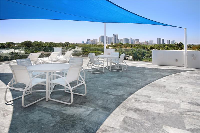 Image 39 of 45 For 301 Hendricks Isle  7