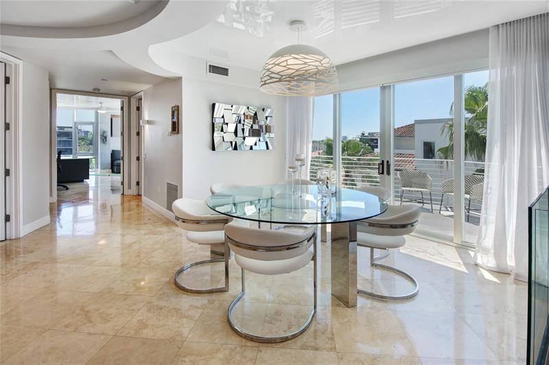 Image 4 of 45 For 301 Hendricks Isle  7