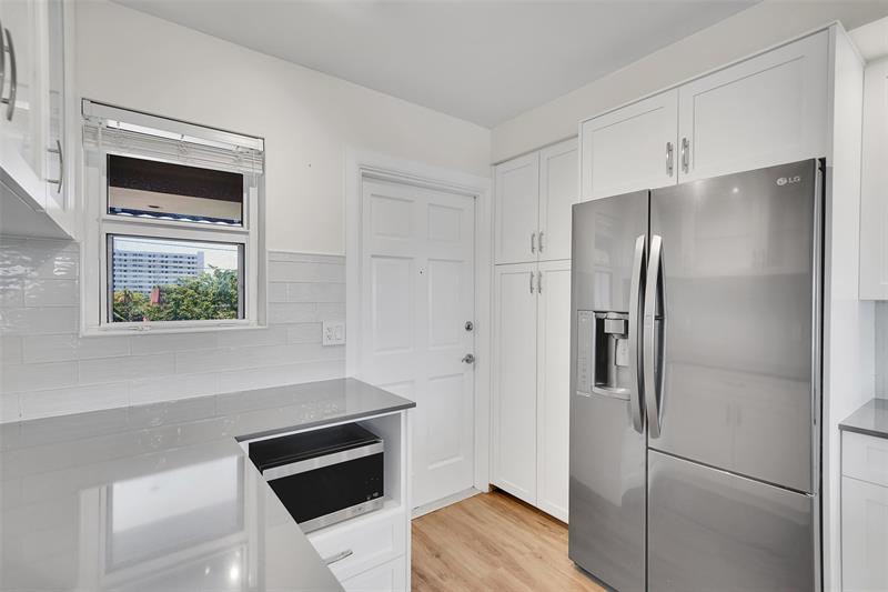 Image 13 of 54 For 3121 51 St  406e