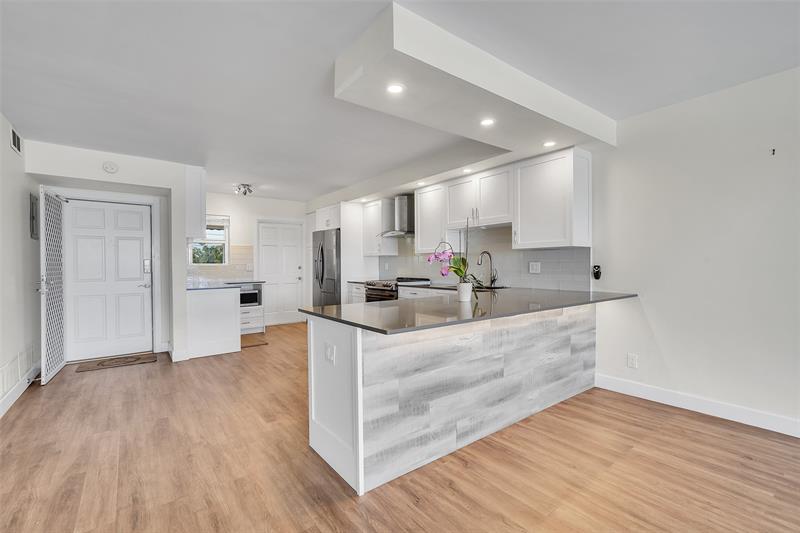 Image 14 of 54 For 3121 51 St  406e