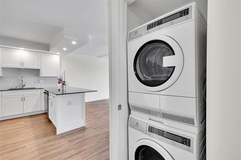 Image 16 of 54 For 3121 51 St  406e