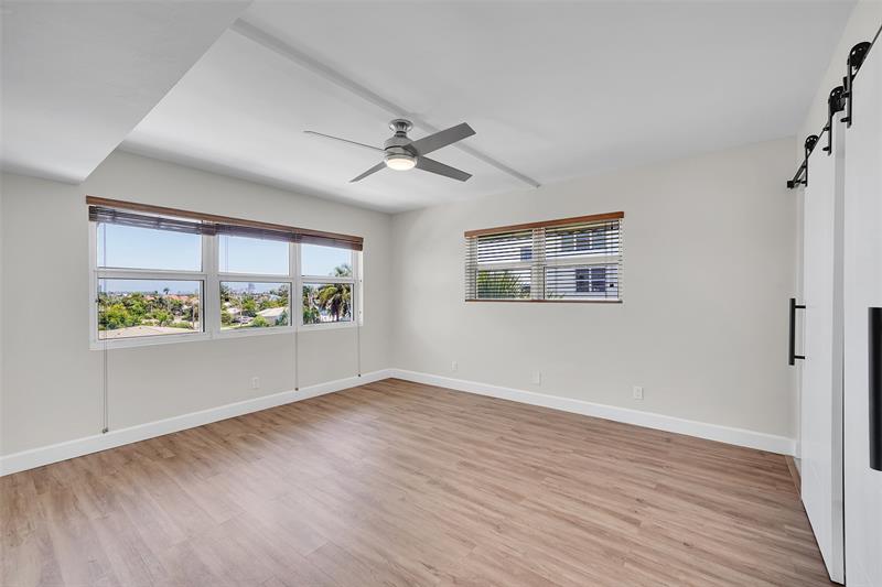 Image 24 of 54 For 3121 51 St  406e