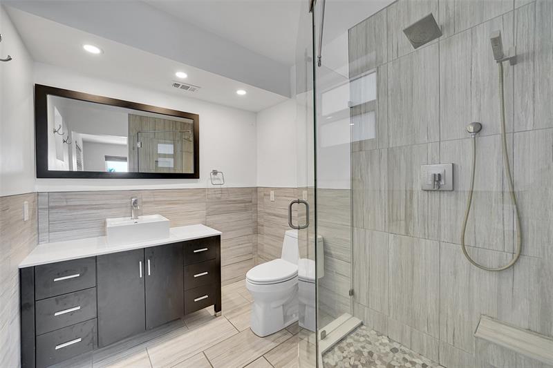 Image 29 of 54 For 3121 51 St  406e