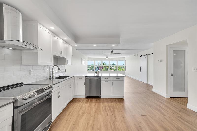 Image 5 of 54 For 3121 51 St  406e