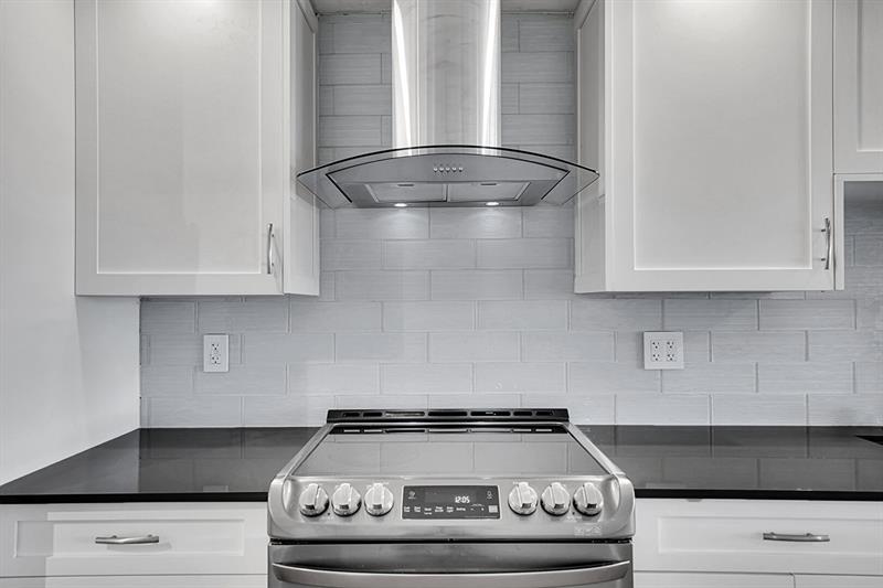 Image 9 of 54 For 3121 51 St  406e
