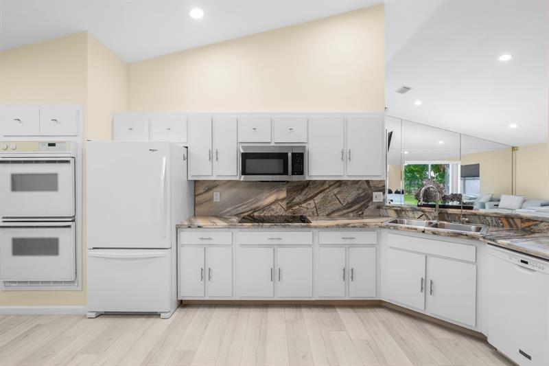 Image 10 of 26 For 8600 Floralwood Dr