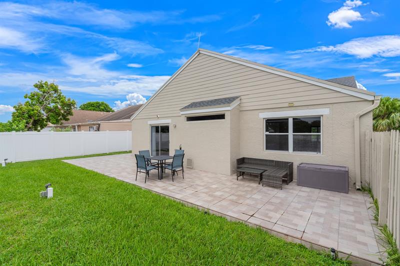 Image 25 of 26 For 8600 Floralwood Dr