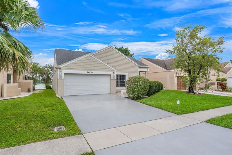 Image 3 of 26 For 8600 Floralwood Dr