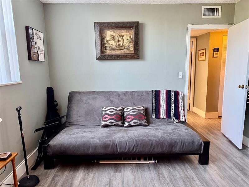 Image 17 of 28 For 1800 Lauderdale Ave  1307