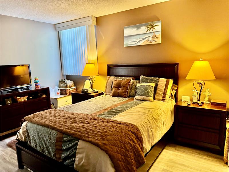 Image 20 of 28 For 1800 Lauderdale Ave  1307