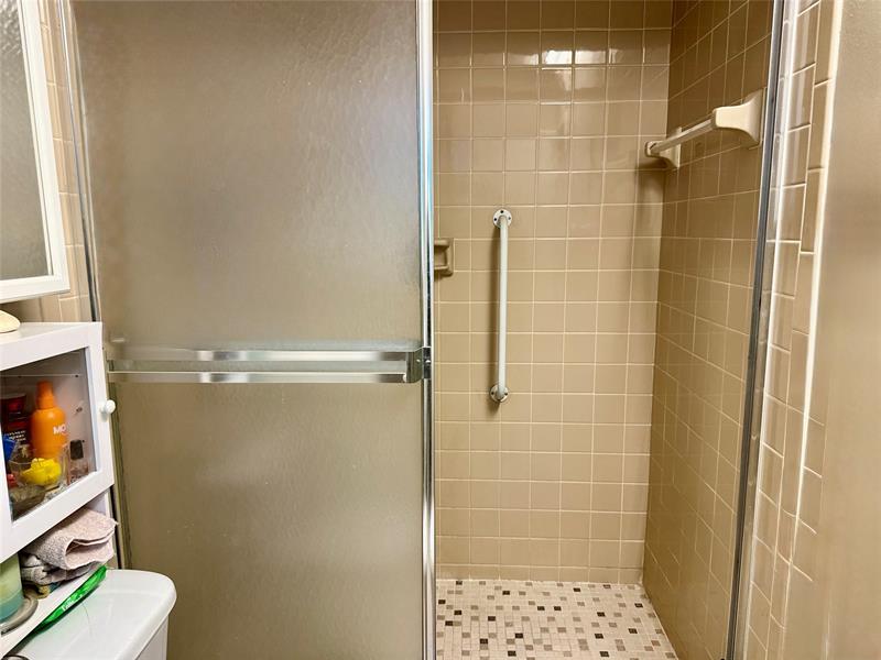 Image 24 of 28 For 1800 Lauderdale Ave  1307