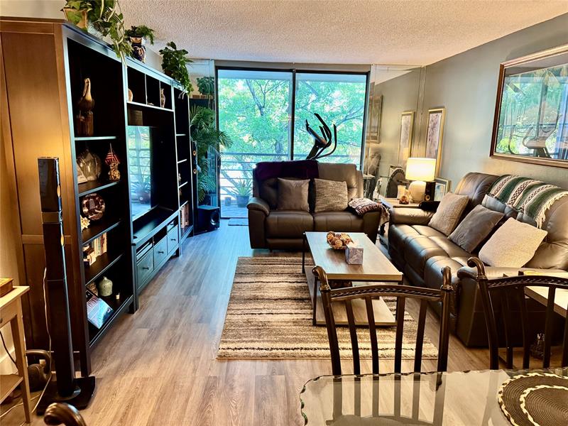 Image 8 of 28 For 1800 Lauderdale Ave  1307