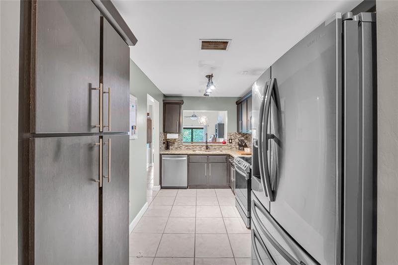 Image 12 of 39 For 4165 Pine Island Rd  4165