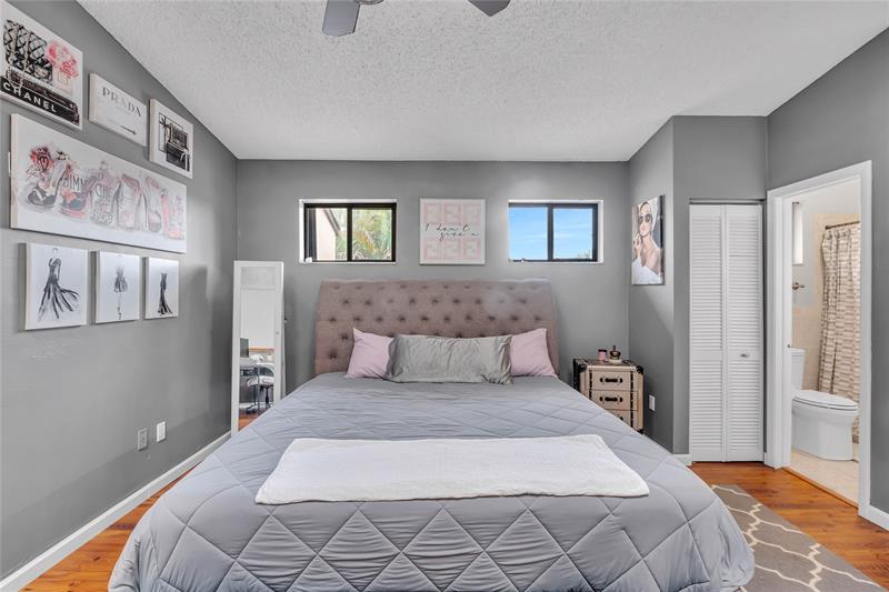 Image 14 of 39 For 4165 Pine Island Rd  4165