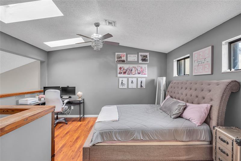 Image 16 of 39 For 4165 Pine Island Rd  4165