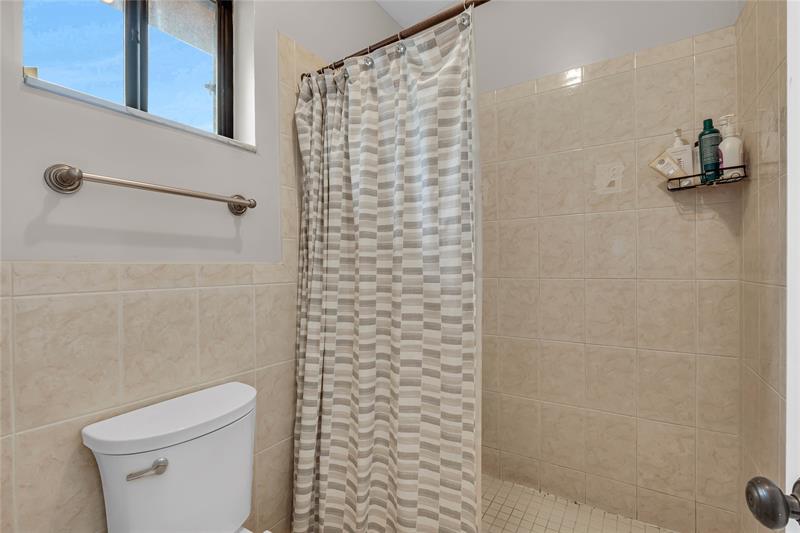 Image 19 of 39 For 4165 Pine Island Rd  4165