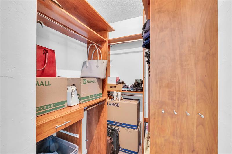 Image 20 of 39 For 4165 Pine Island Rd  4165