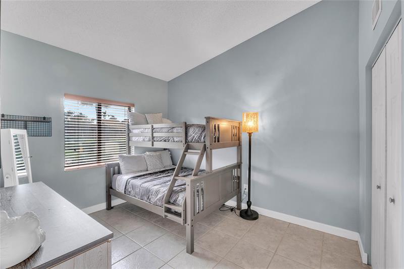 Image 22 of 39 For 4165 Pine Island Rd  4165