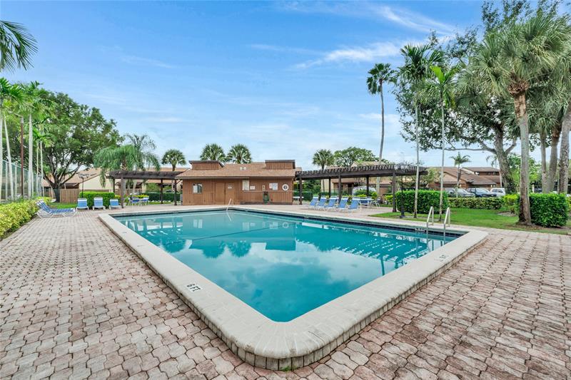 Image 33 of 39 For 4165 Pine Island Rd  4165