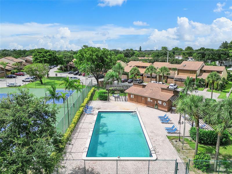 Image 34 of 39 For 4165 Pine Island Rd  4165