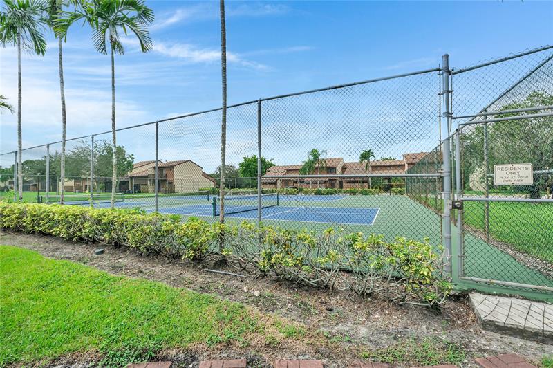 Image 35 of 39 For 4165 Pine Island Rd  4165