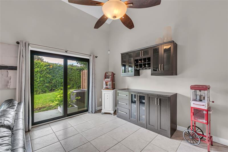 Image 6 of 39 For 4165 Pine Island Rd  4165