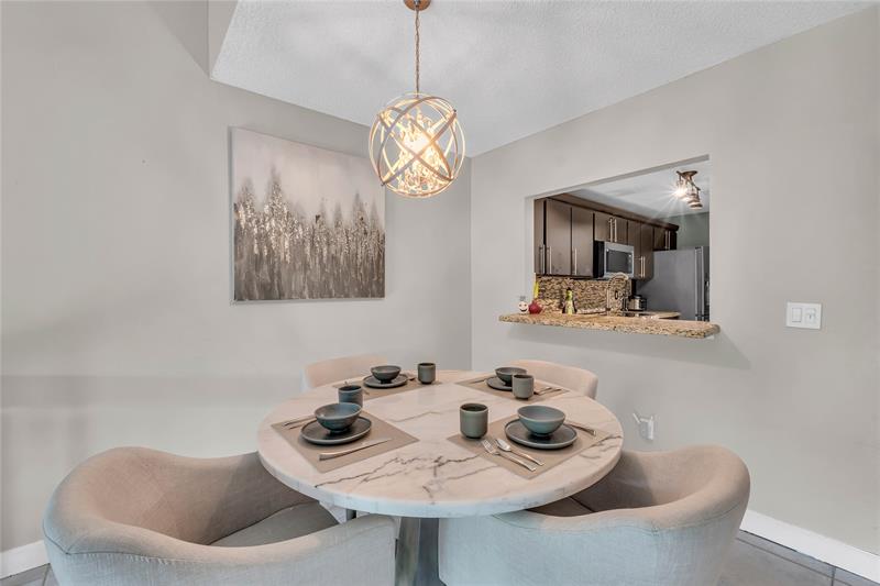 Image 9 of 39 For 4165 Pine Island Rd  4165