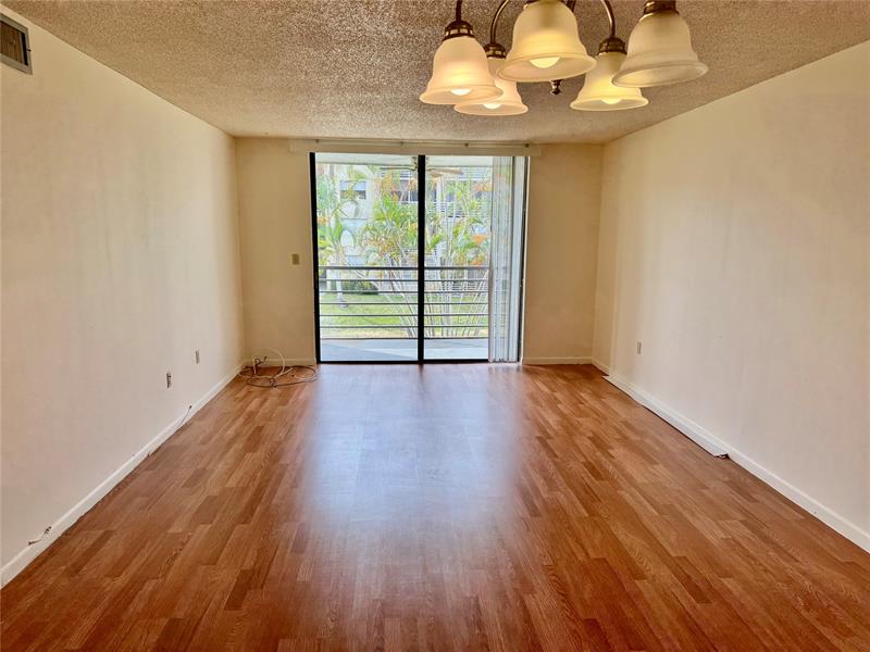 Image 15 of 42 For 1810 Lauderdale Ave  2210