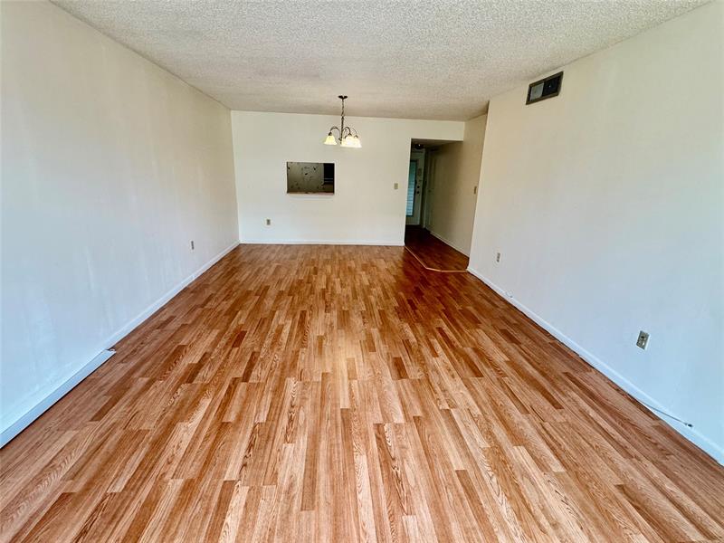 Image 16 of 42 For 1810 Lauderdale Ave  2210