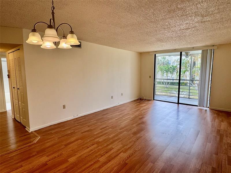 Image 19 of 42 For 1810 Lauderdale Ave  2210