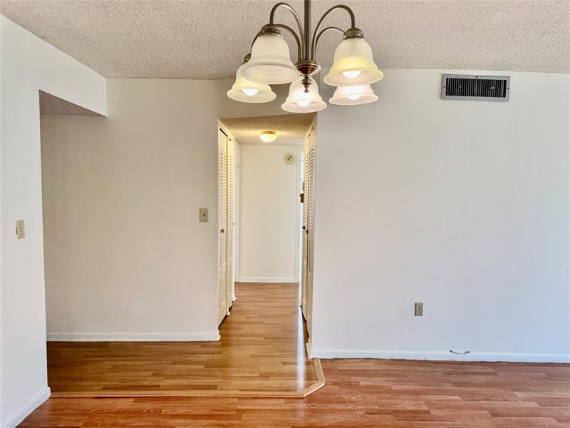 Image 21 of 42 For 1810 Lauderdale Ave  2210