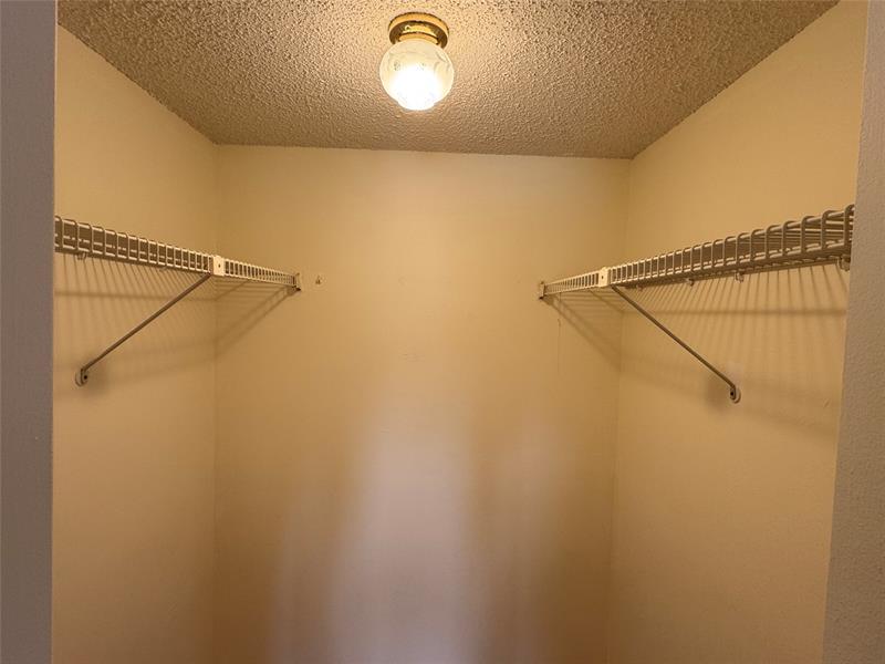 Image 23 of 42 For 1810 Lauderdale Ave  2210