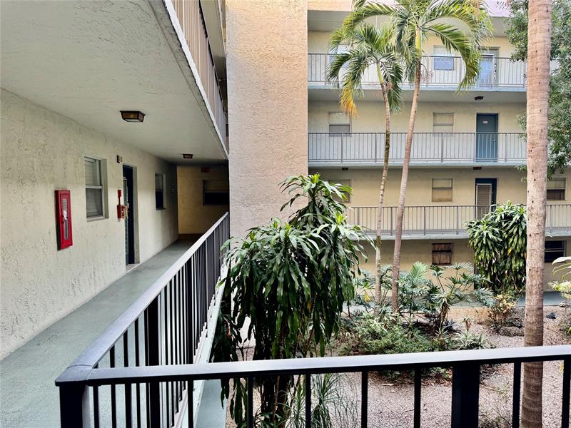 Image 6 of 42 For 1810 Lauderdale Ave  2210