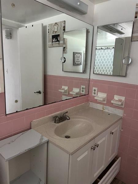 Image 9 of 12 For 5480 11th St  206