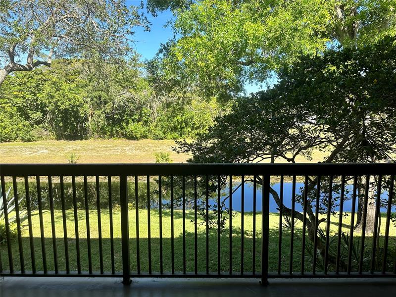 Image 4 of 25 For 5661 Riverside Dr  202