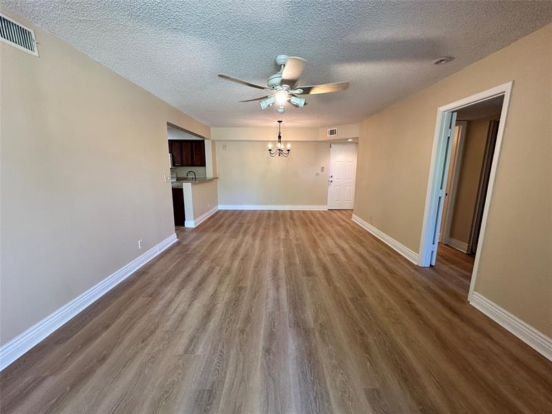 Image 8 of 25 For 5661 Riverside Dr  202