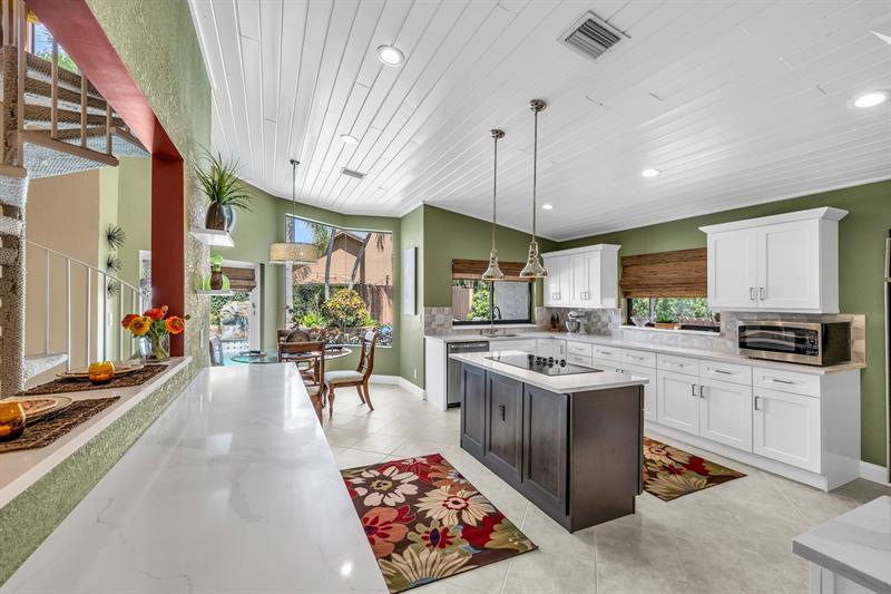 Image 11 of 30 For 9099 47th Ct