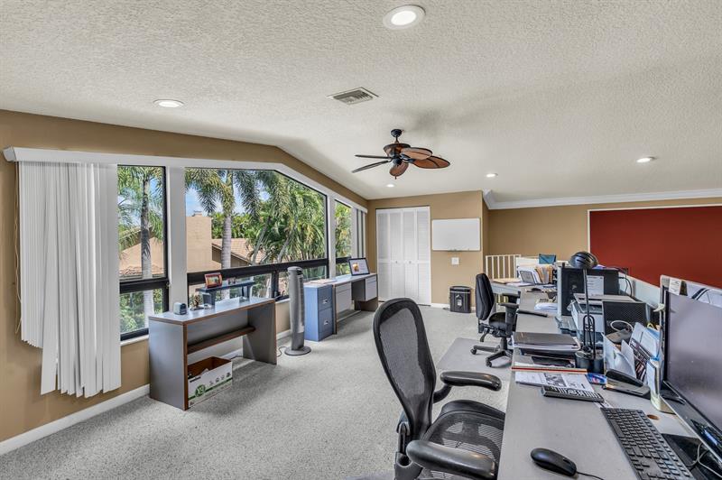 Image 19 of 30 For 9099 47th Ct