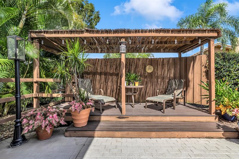 Image 21 of 30 For 9099 47th Ct