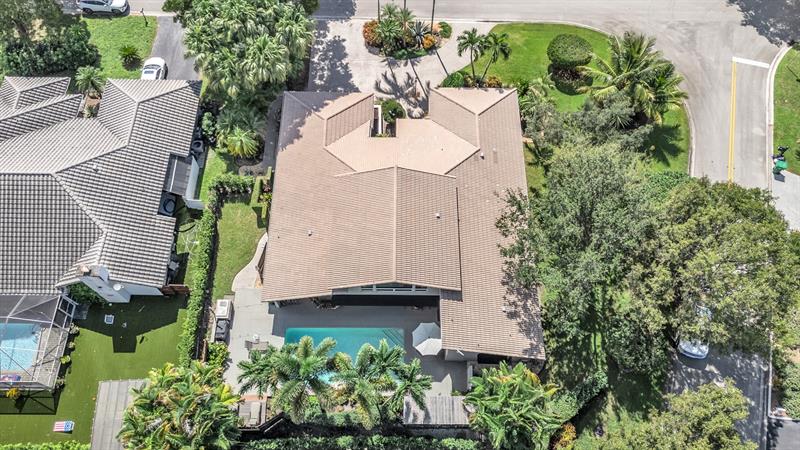 Image 3 of 30 For 9099 47th Ct