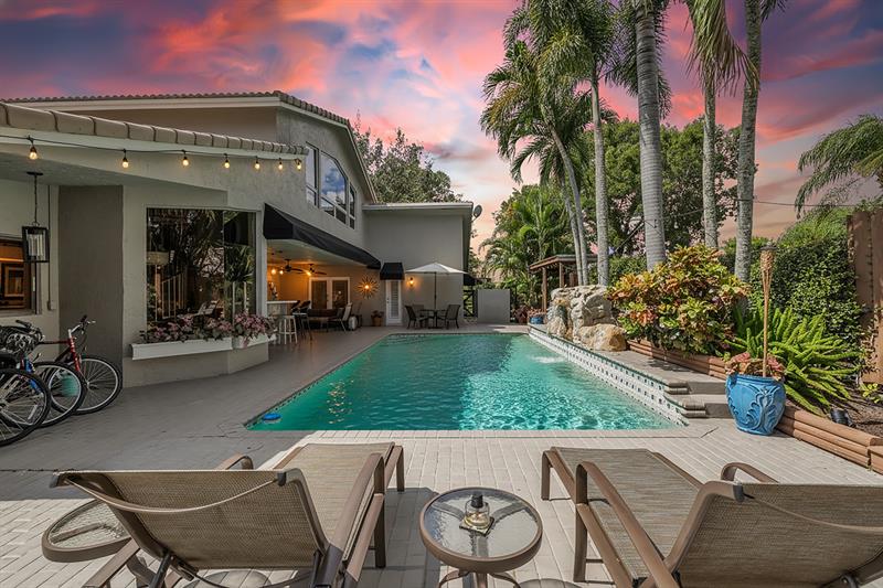 Image 4 of 30 For 9099 47th Ct